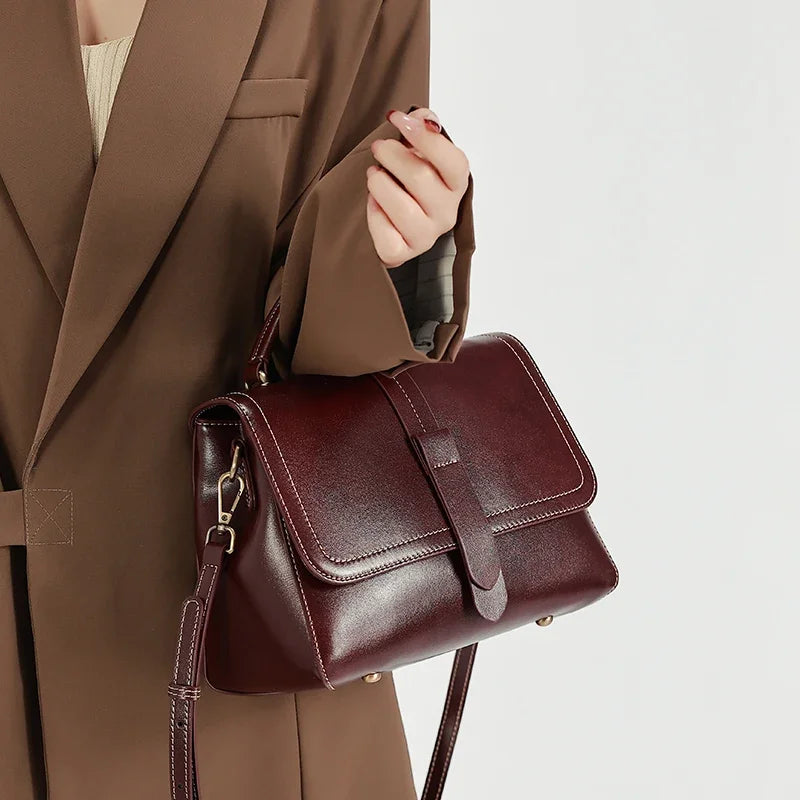 Bolsa Iesi – Couro Genuíno de Acabamento Glossy