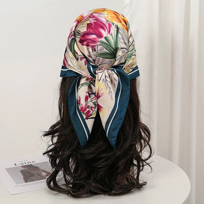 Lenço Floral Silk Touch 70x70