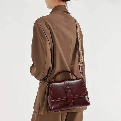 Bolsa Iesi – Couro Genuíno de Acabamento Glossy