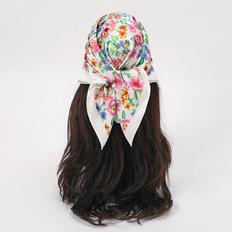 Lenço Floral Silk Touch 70x70