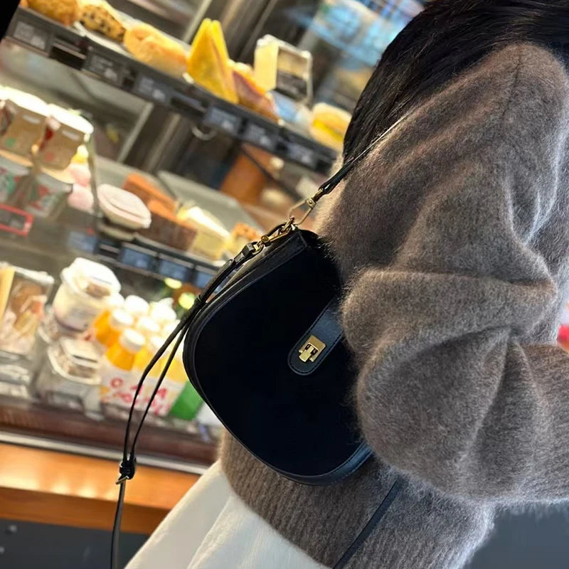 Bolsa Matera – Couro Genuíno de Acabamento Suede
