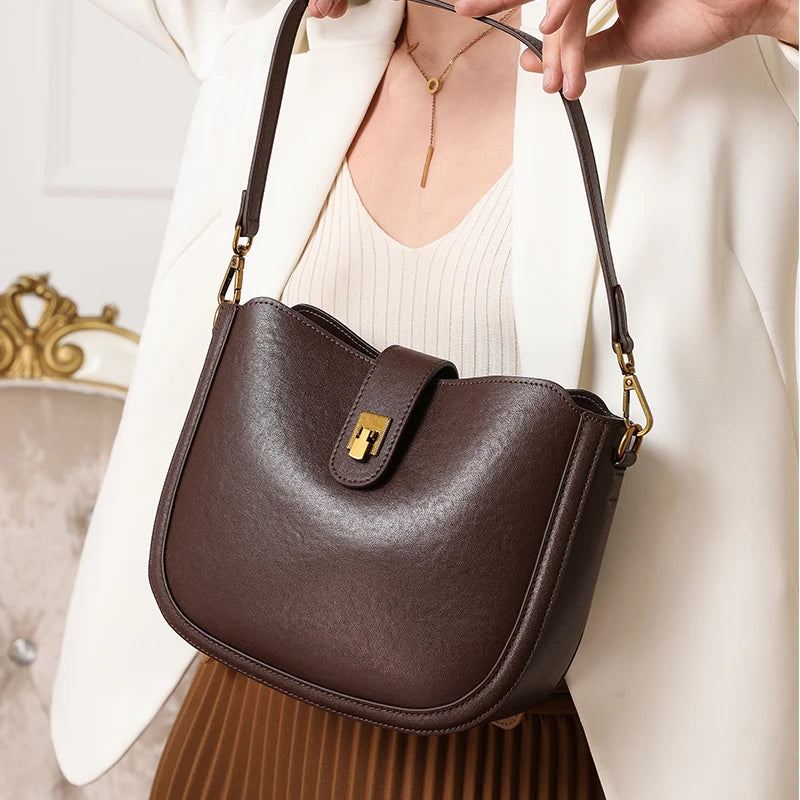 Bolsa Luna – Couro Genuíno de Acabamento Frosted