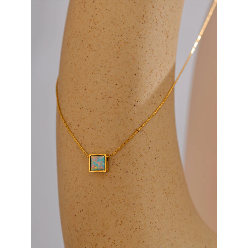 Colar Solitaire Opal