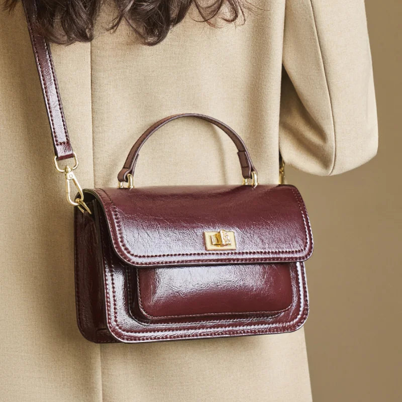 Bolsa Cremona – Couro Genuíno de Grão Integral de Acabamento Glossy